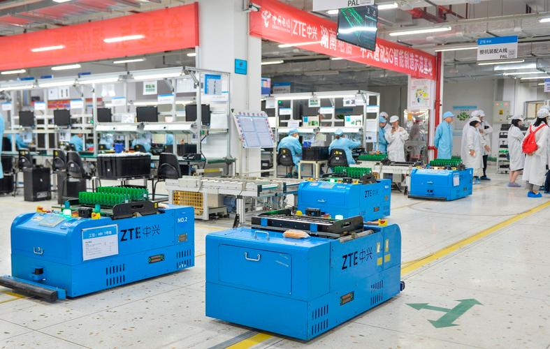湖南电信携手中兴通讯打造的5g智慧工厂,一派繁忙景象.